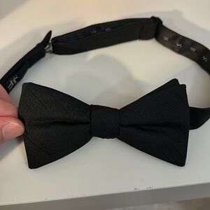 J. Ferrar Black Adjustable Clip-On Bow Tie